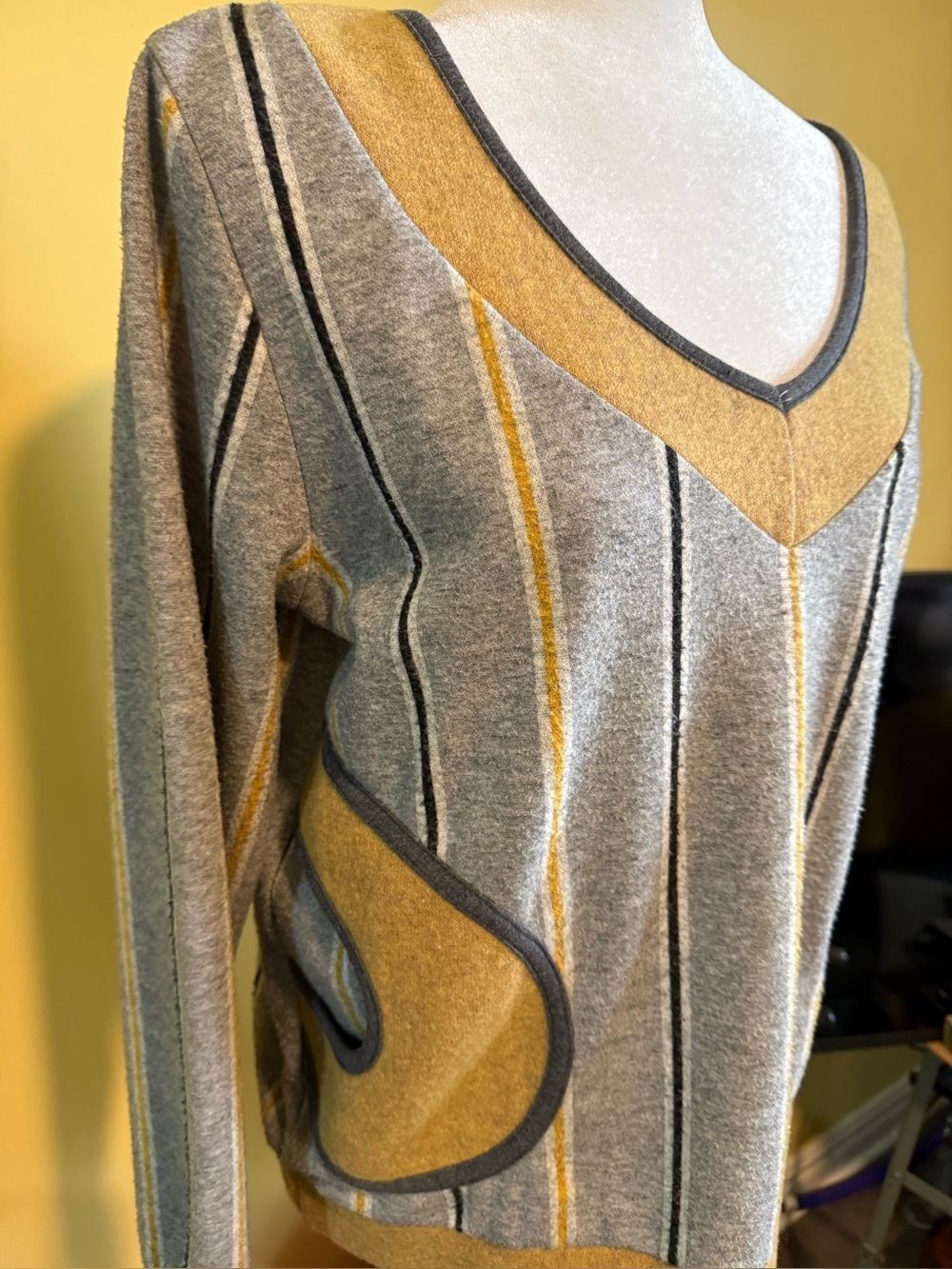 Unique sporty Kollontai top M